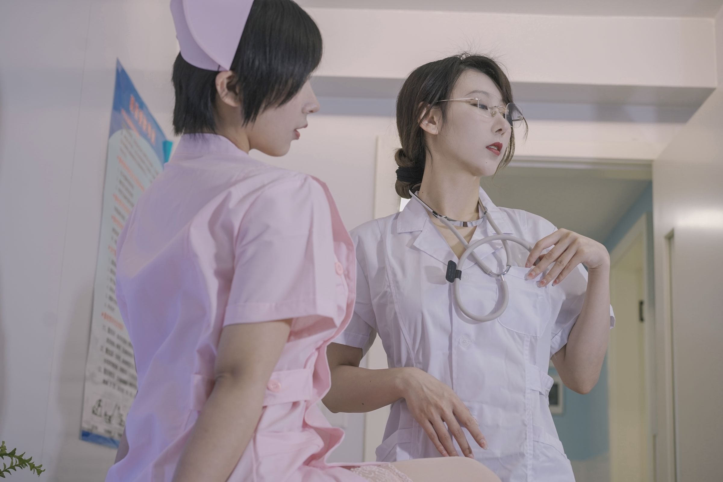云溪&奶桃桃- 医生姐姐与护士姐姐 [80P490M]
