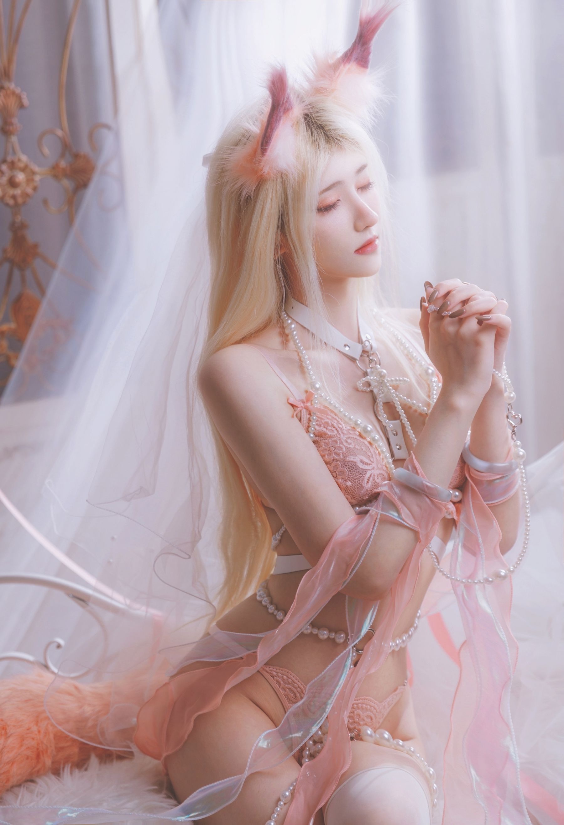 南桃Momoko - NO.82 狐狸与蔷薇 [34P-162MB]
